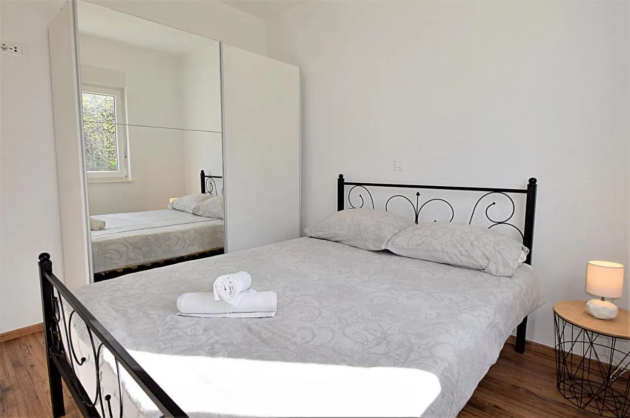 Maris Apartment Zadar